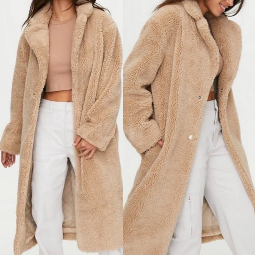 Aritzia TNA Teddy Rush Coat, excellent condition, size medium, retail $250